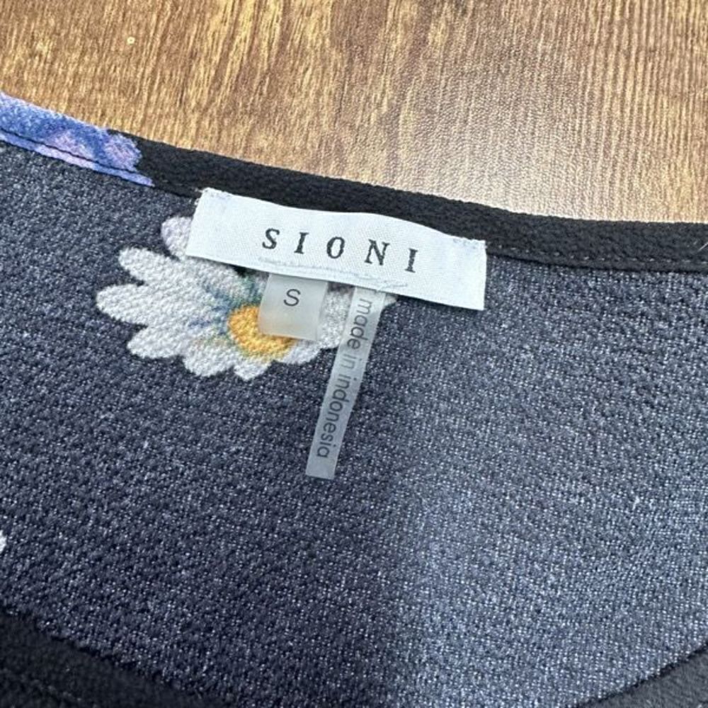 Sioni Floral Flutter Sleeve Black Blouse S - Picture 5 of 9